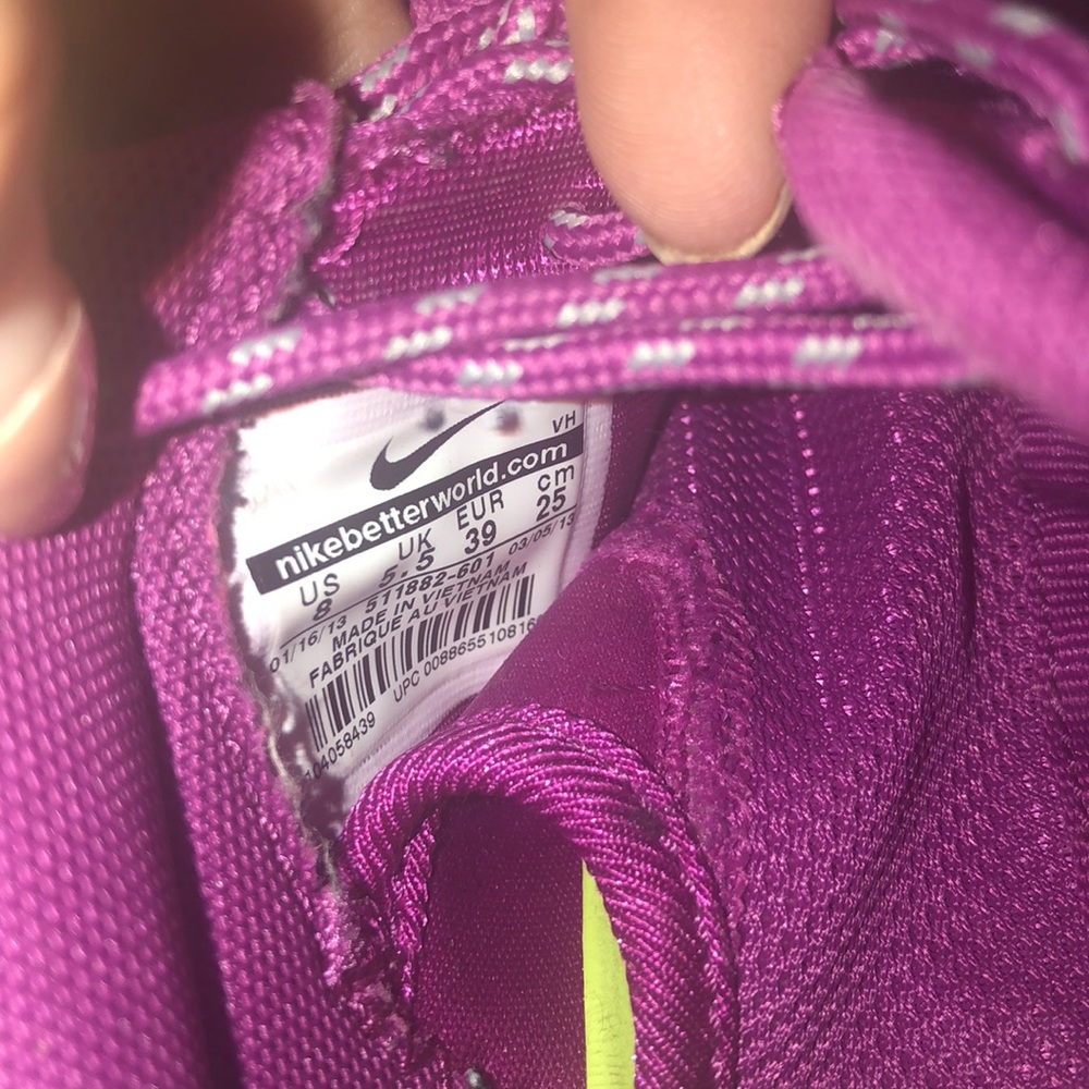 Women’s nikes - Picture 4 of 4